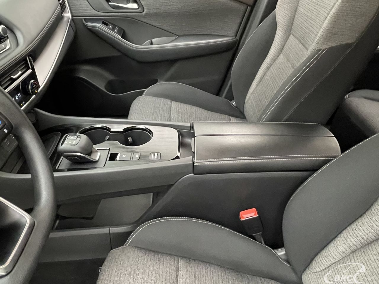 Nissan Rogue | 24