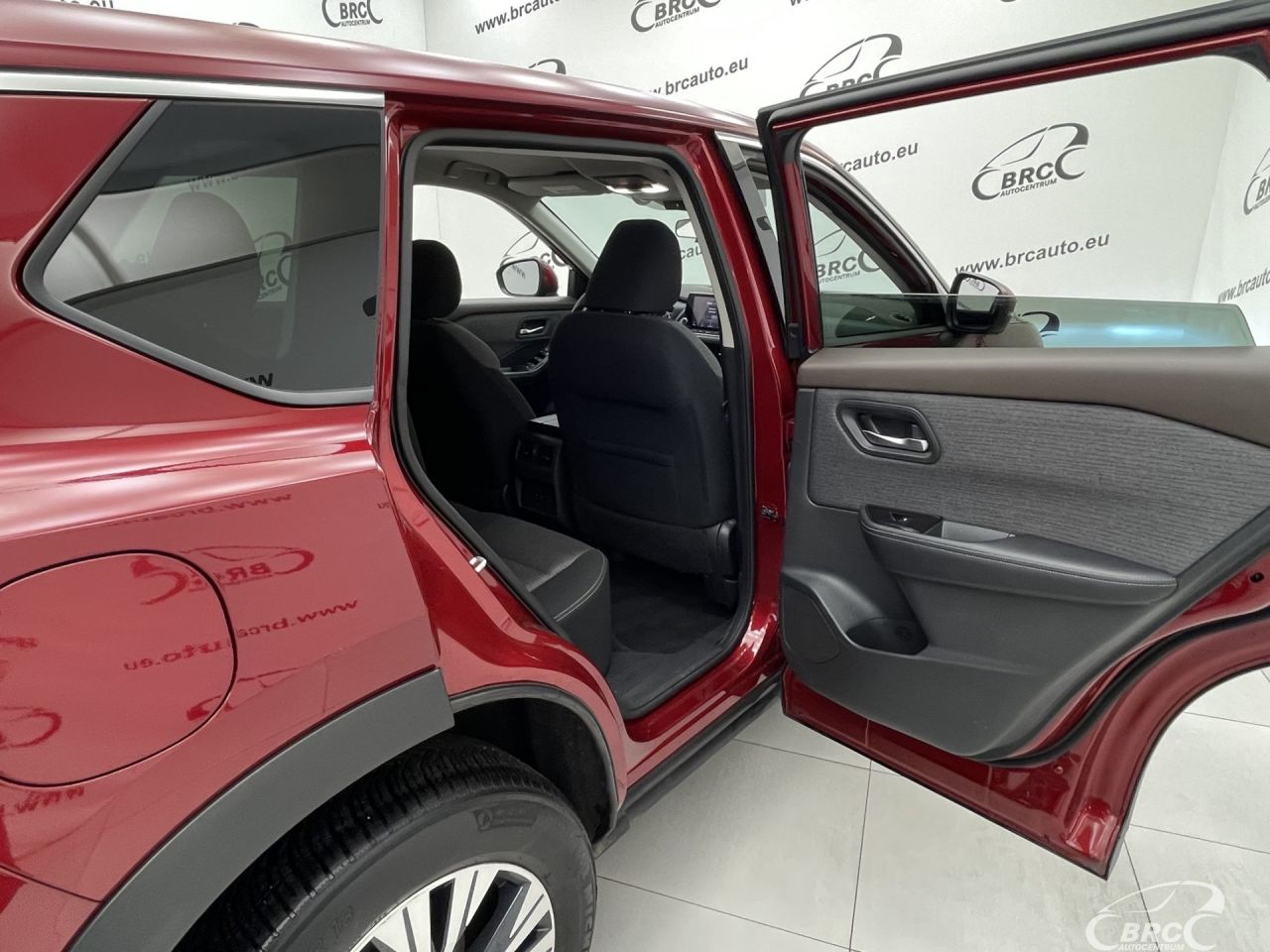 Nissan Rogue | 13
