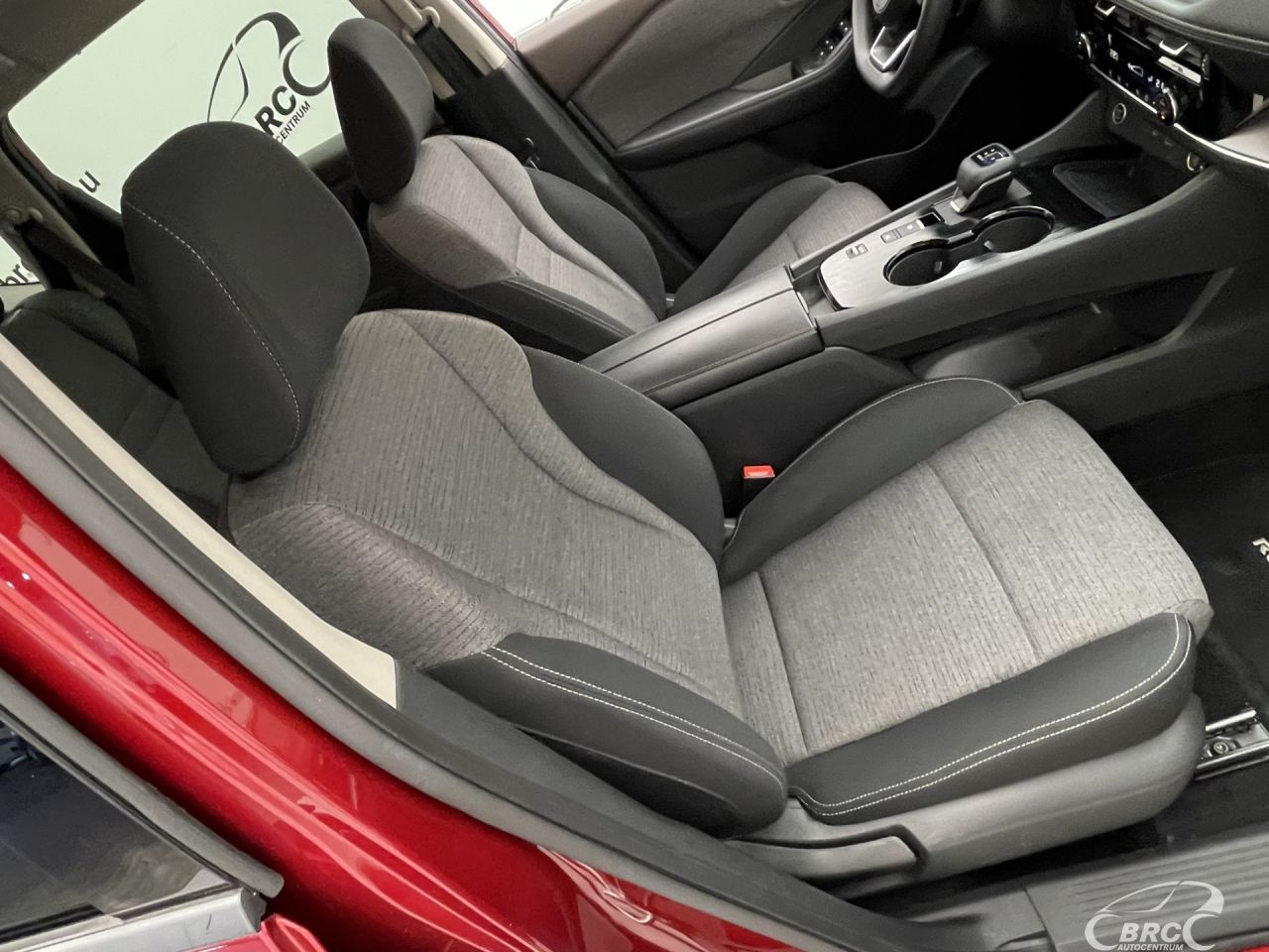 Nissan Rogue | 4