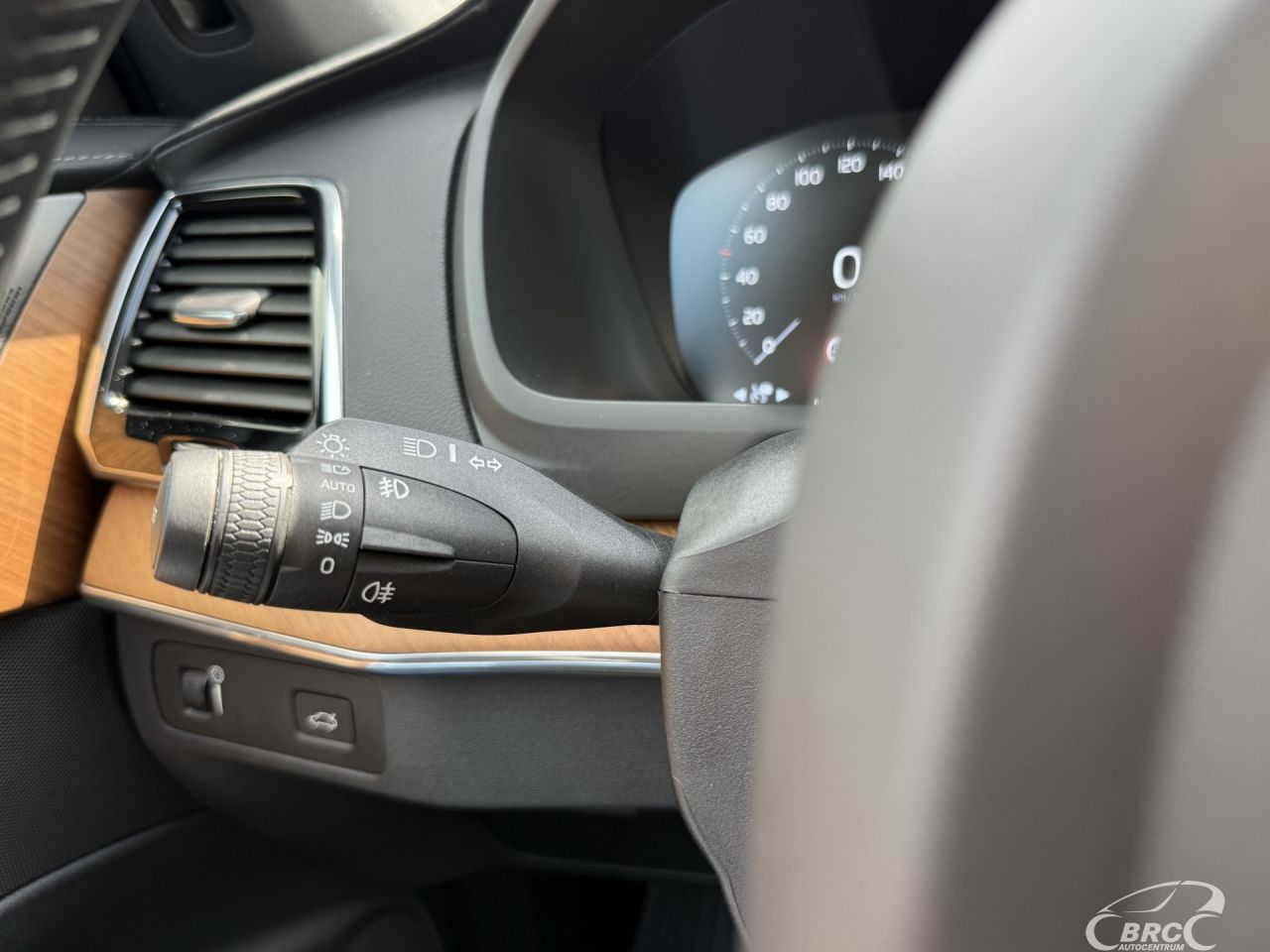 Volvo XC90 | 33