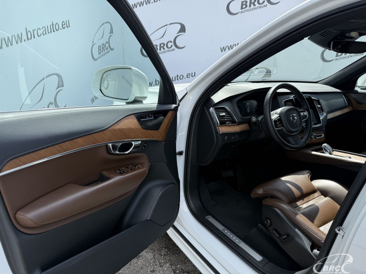 Volvo XC90 | 21