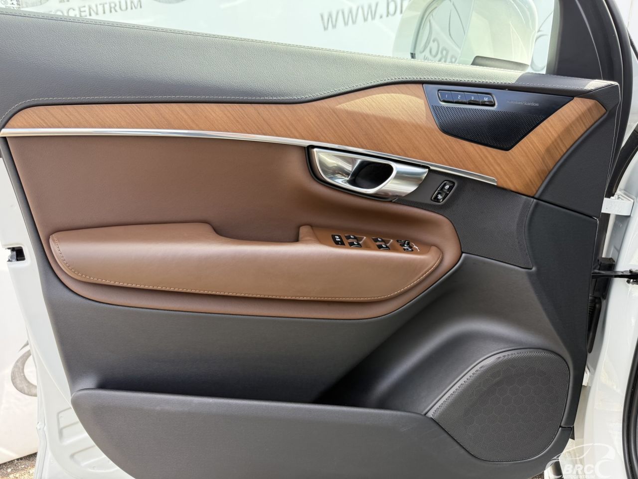 Volvo XC90 | 22
