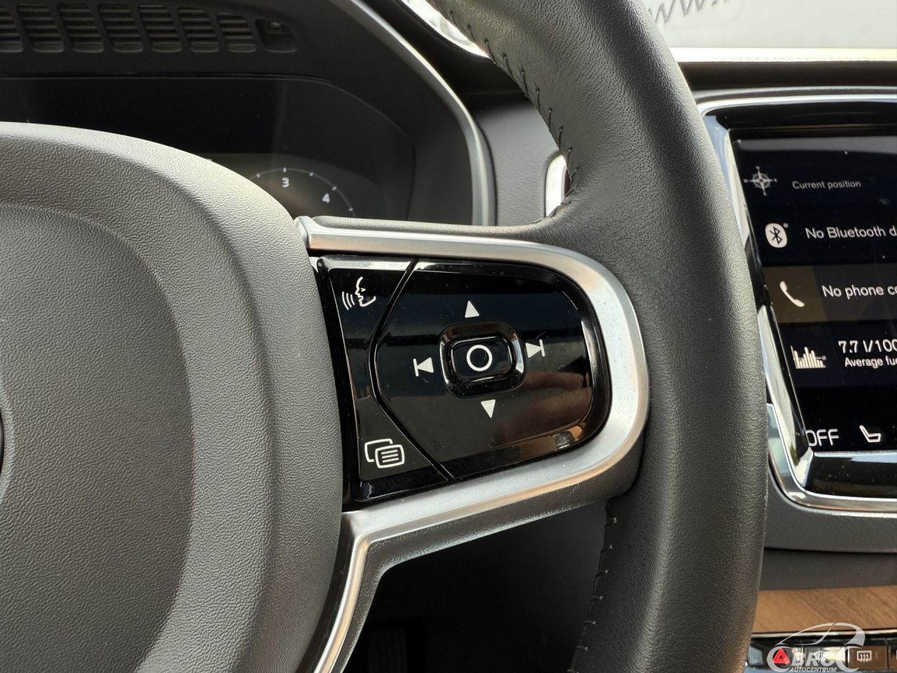 Volvo XC90 | 32