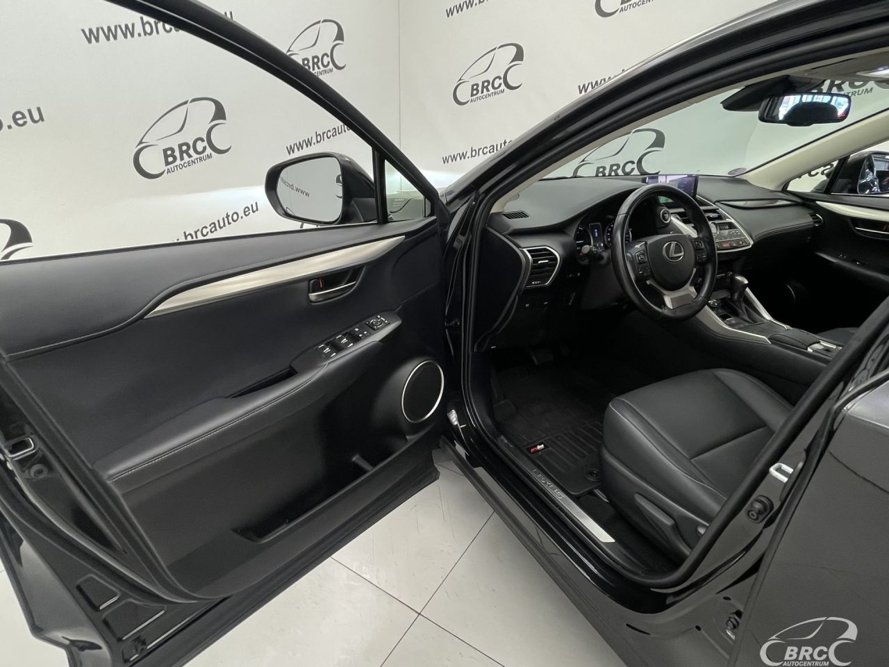 Lexus NX 300h | 17