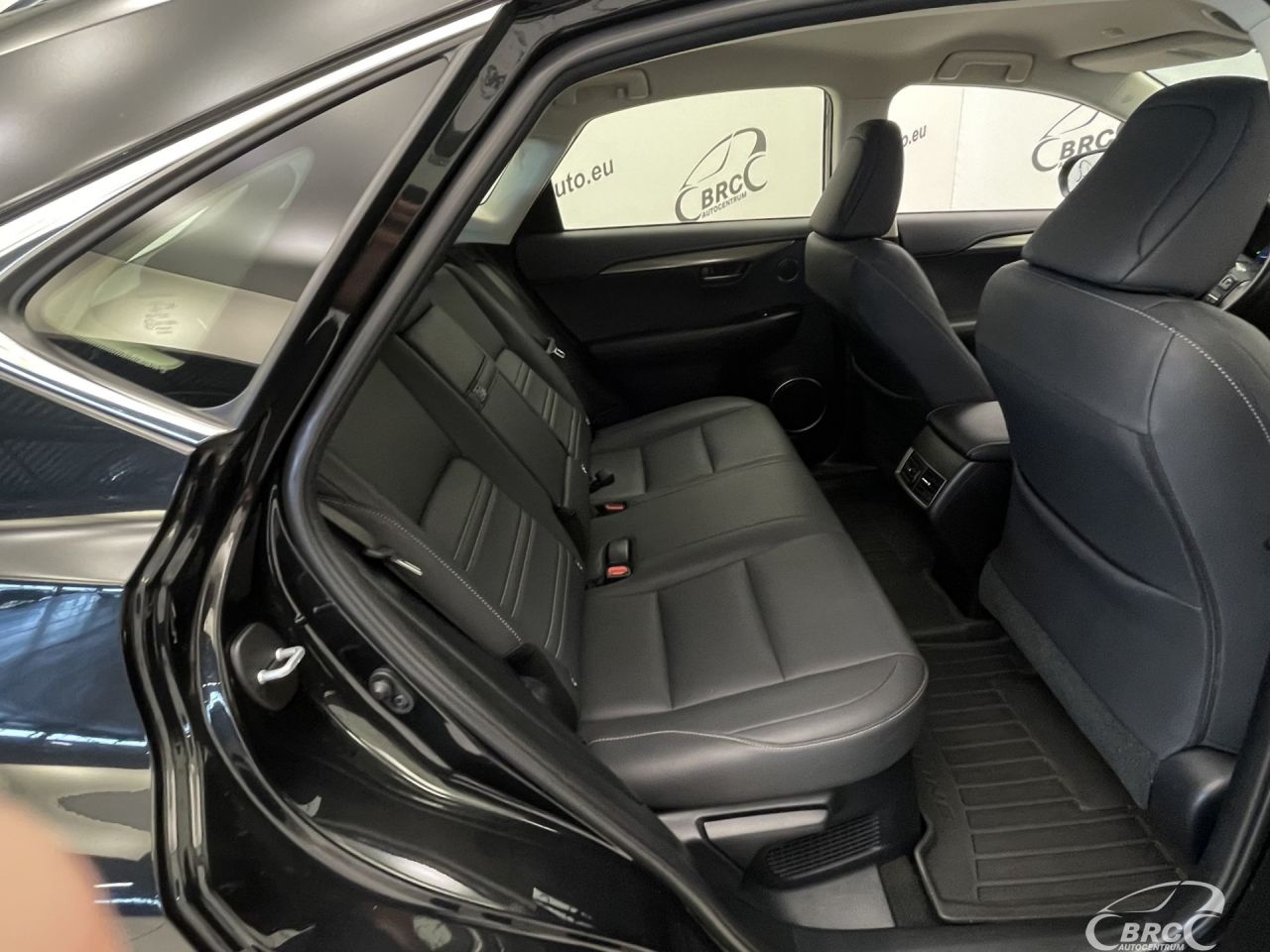 Lexus NX 300h | 9