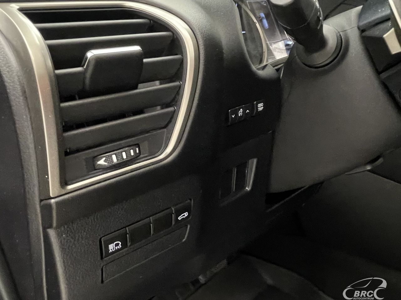 Lexus NX 300h | 23