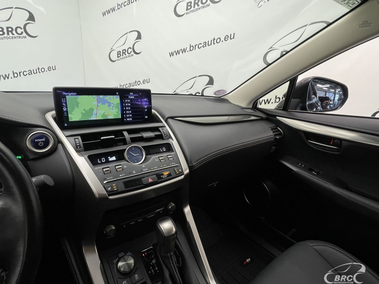 Lexus NX 300h | 25