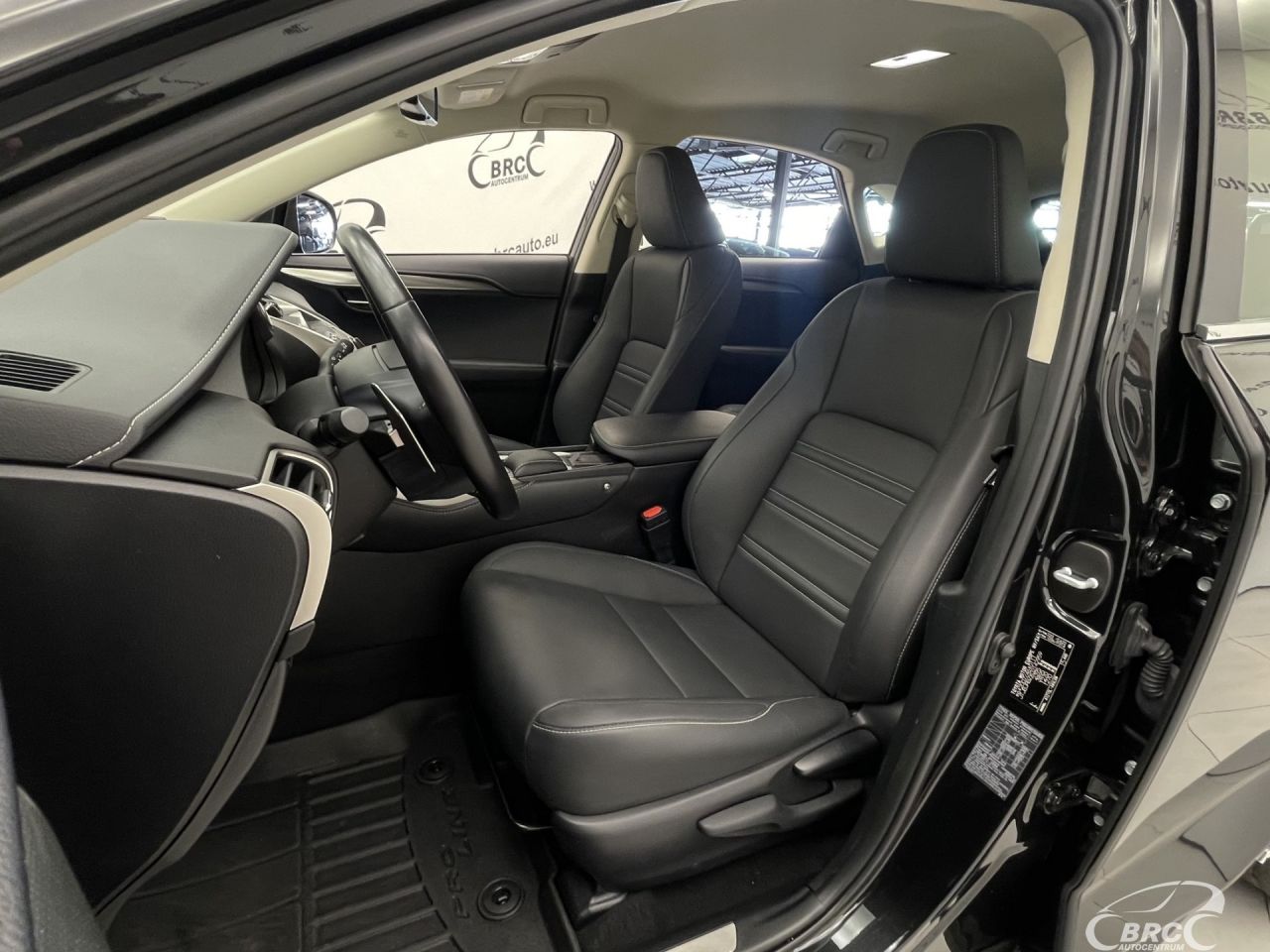 Lexus NX 300h | 21