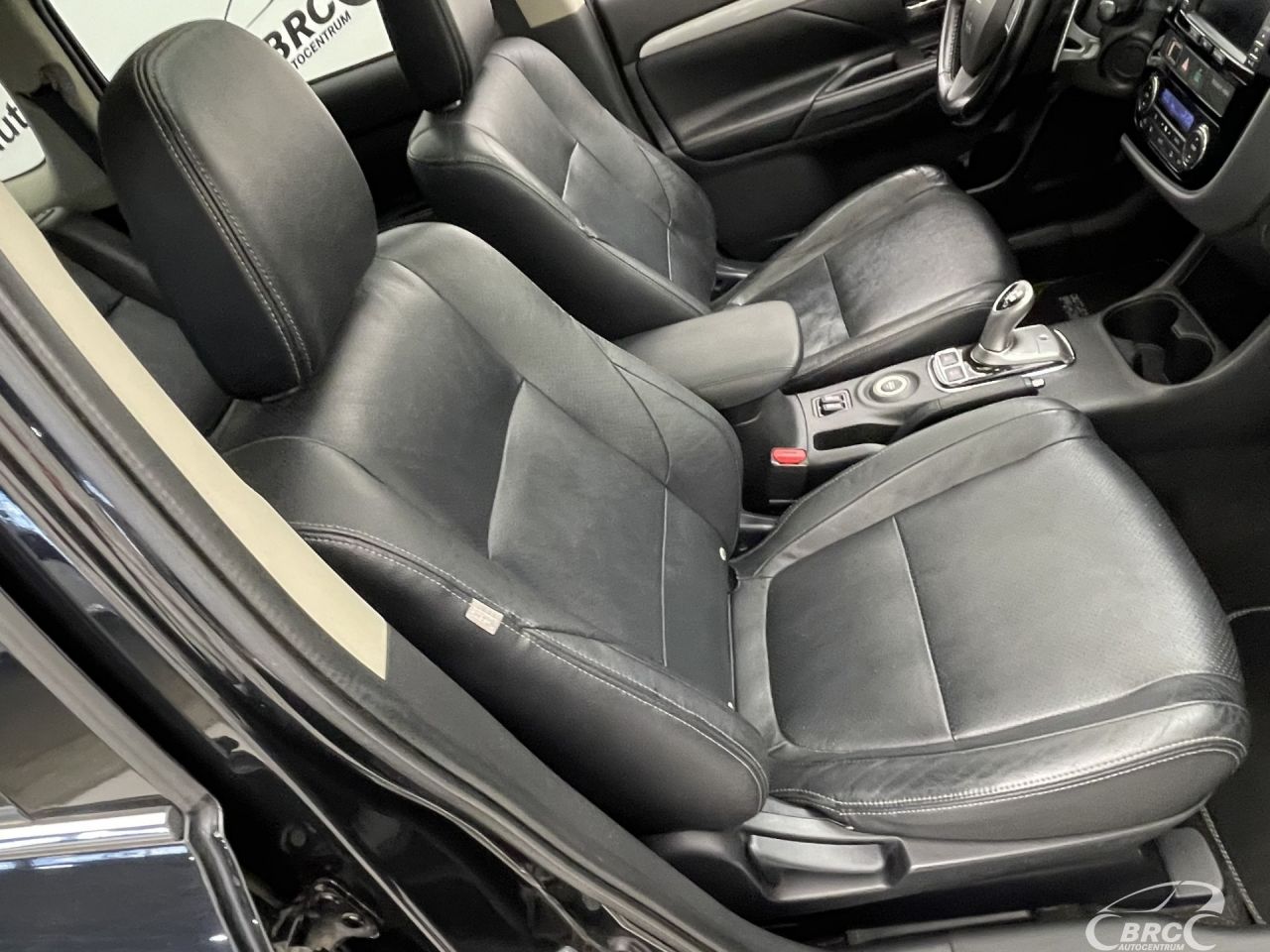 Mitsubishi Outlander | 4