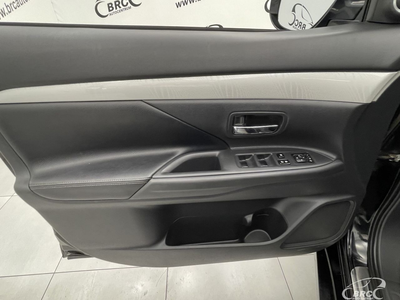 Mitsubishi Outlander | 18