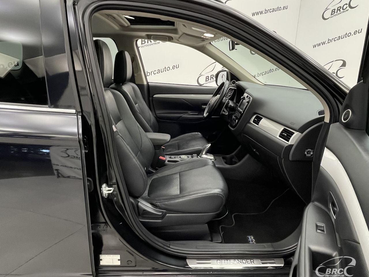Mitsubishi Outlander | 3