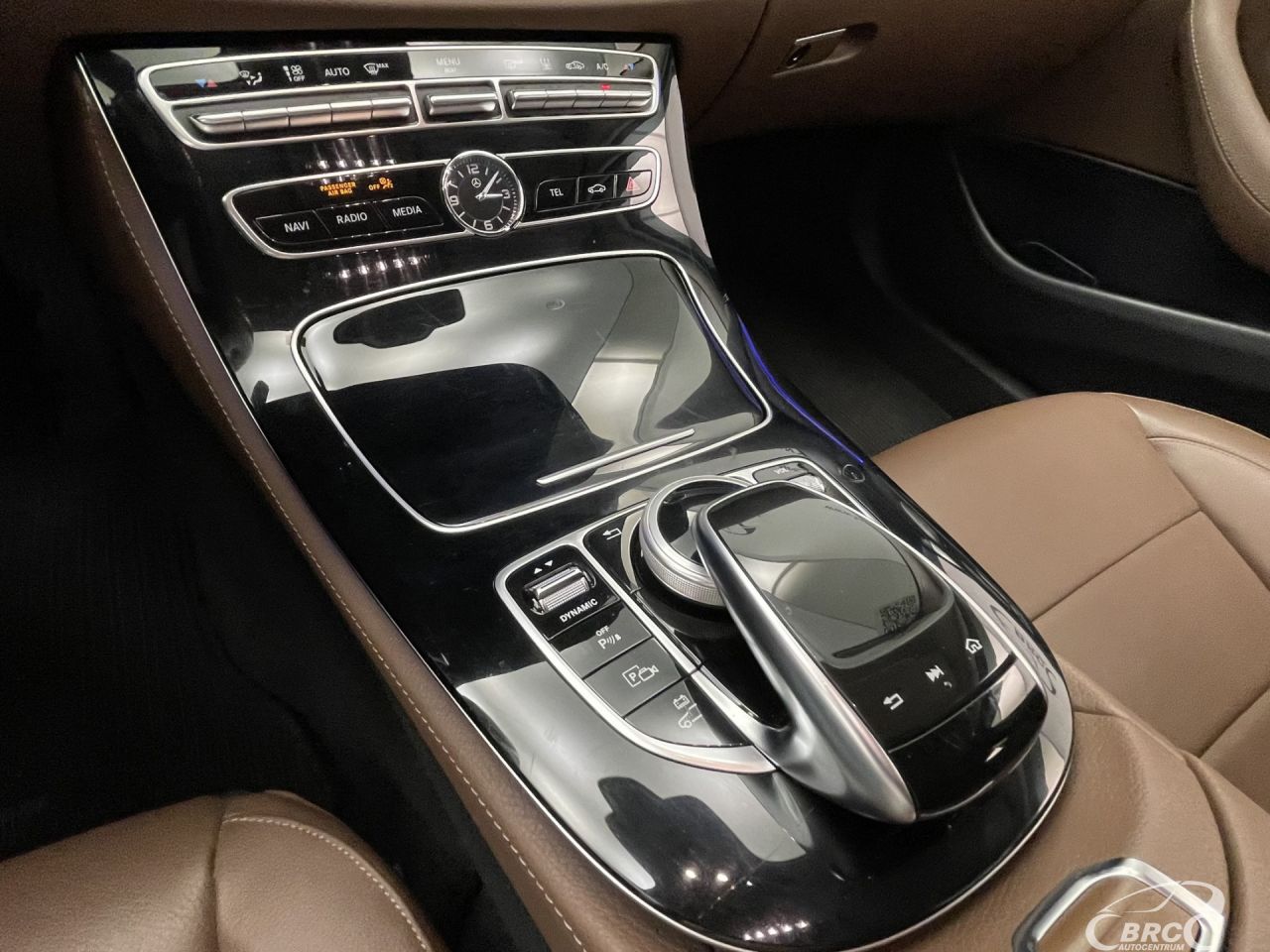 Mercedes-Benz E350 | 26