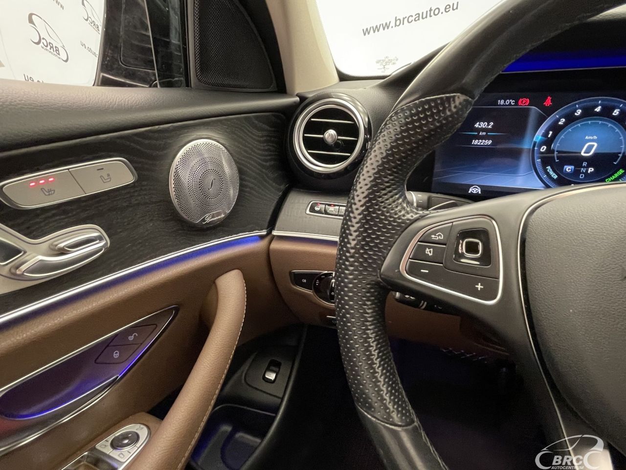 Mercedes-Benz E350 | 30