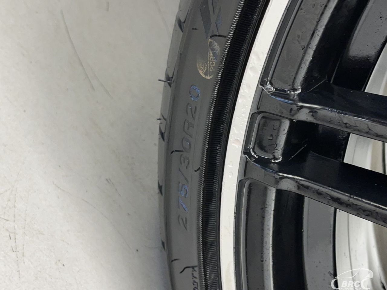 Mercedes-Benz E350 | 52