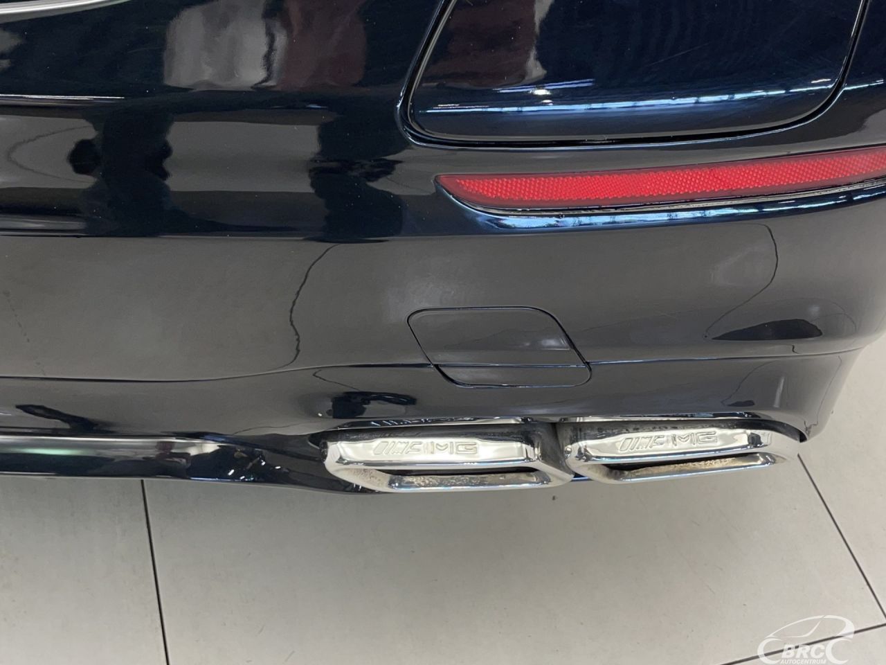 Mercedes-Benz E350 | 54