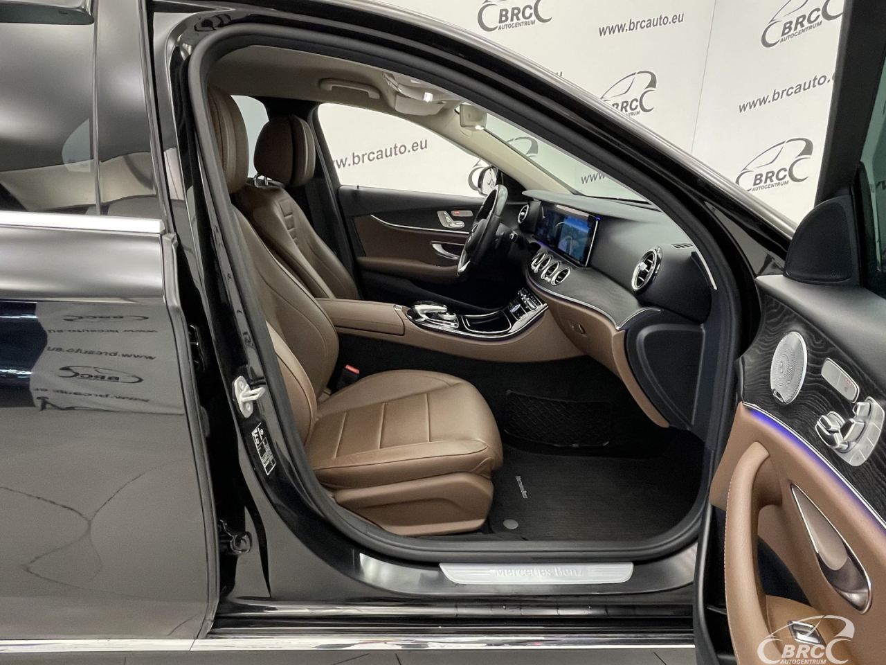 Mercedes-Benz E350 | 3