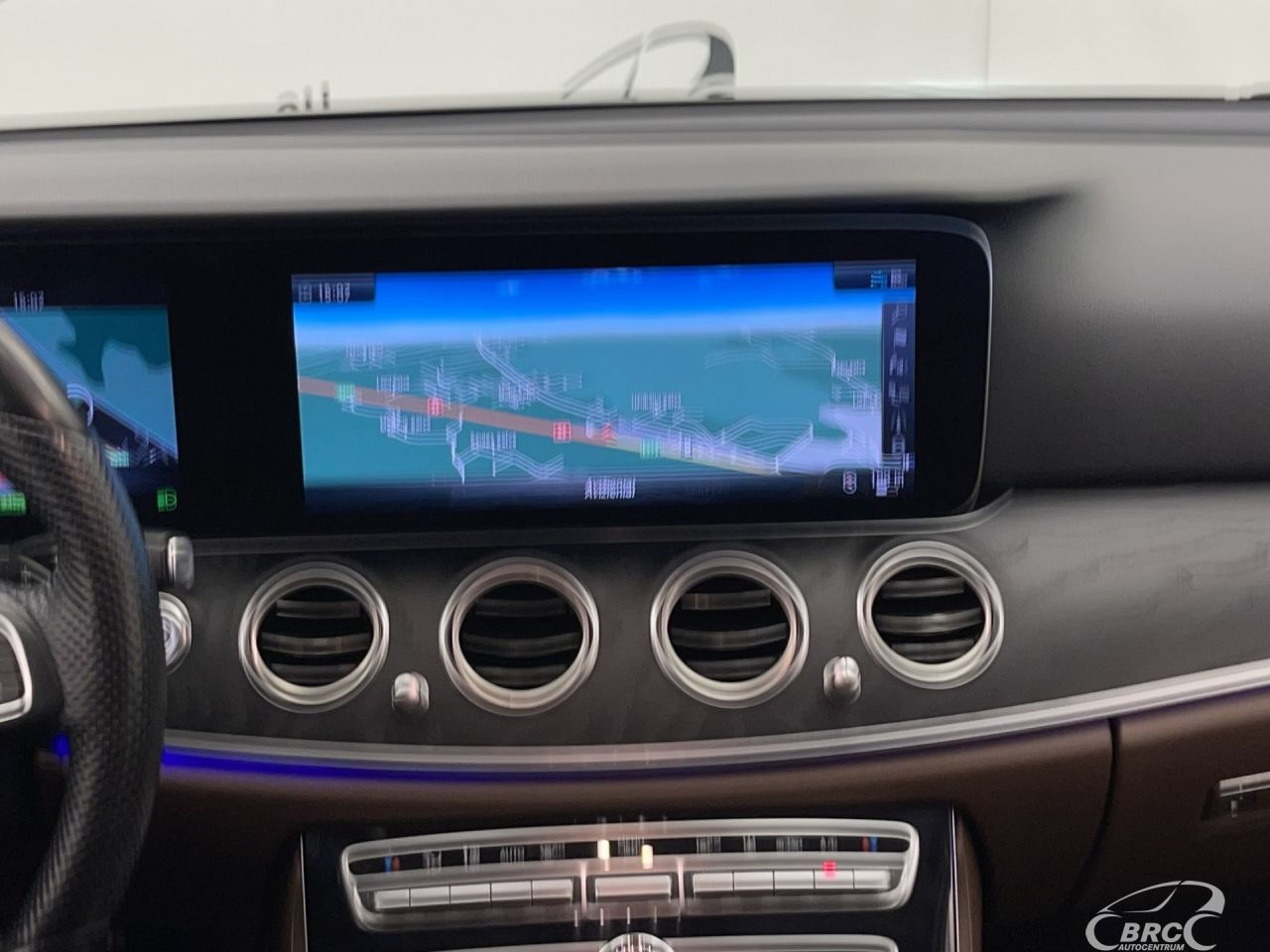 Mercedes-Benz E350 | 16