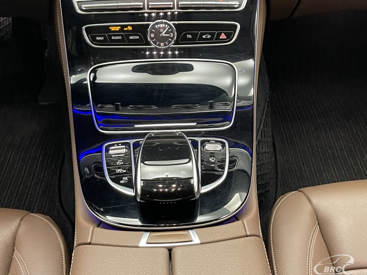 Mercedes-Benz E350 | 18