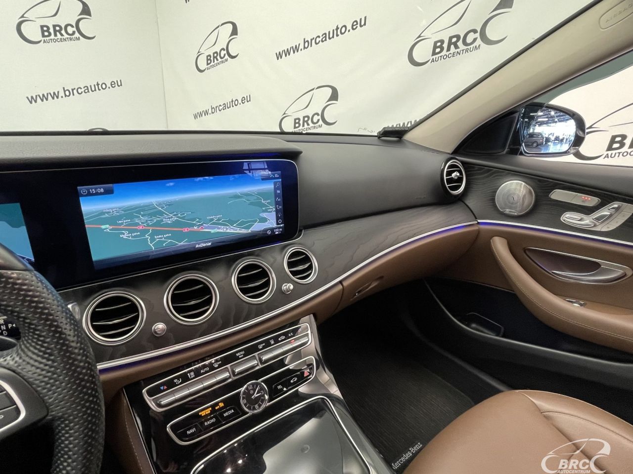 Mercedes-Benz E350 | 27