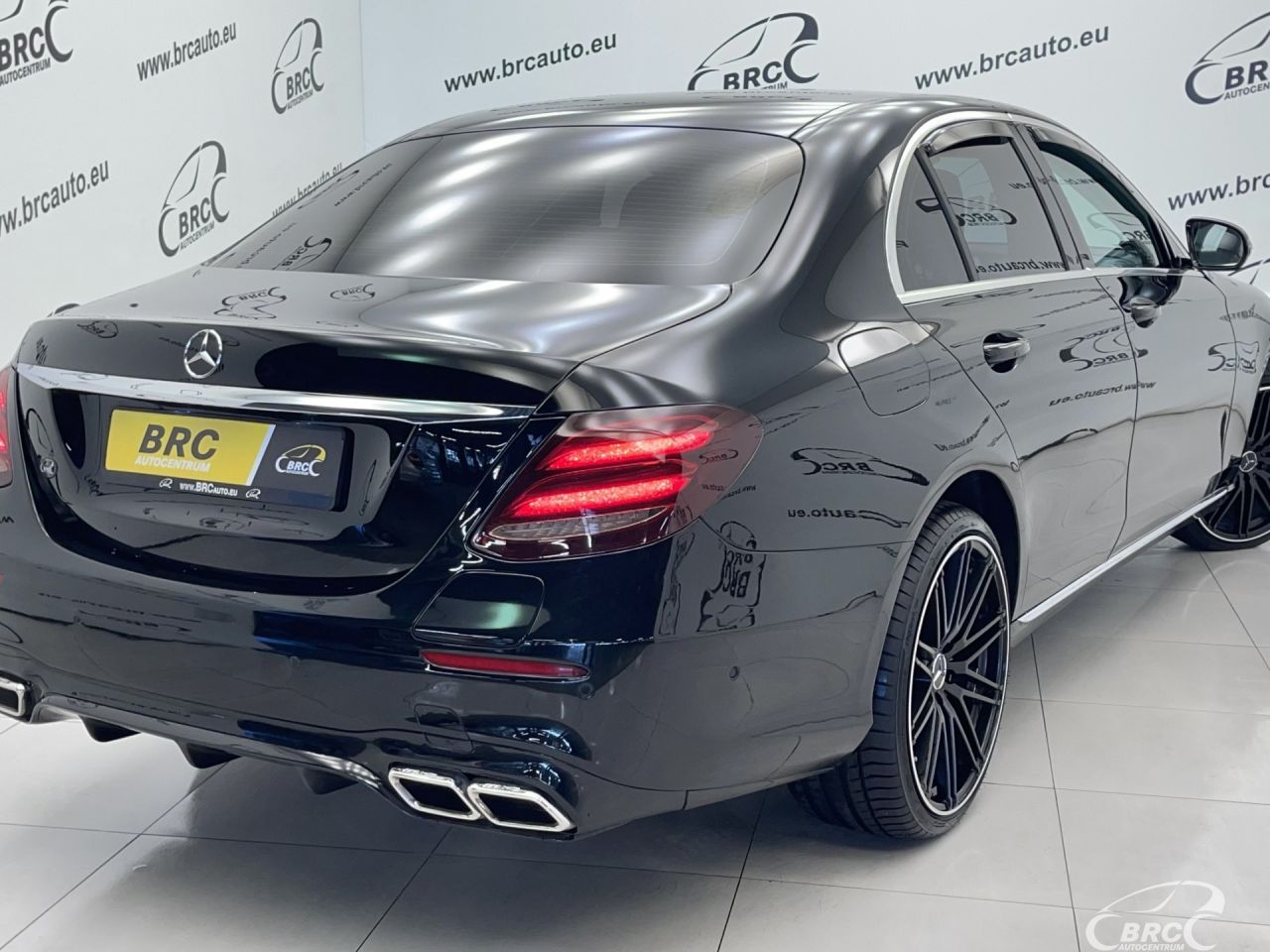 Mercedes-Benz E350 | 57
