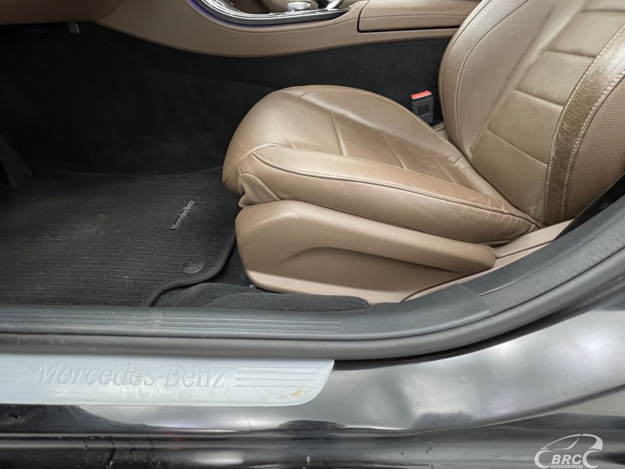 Mercedes-Benz E350 | 22