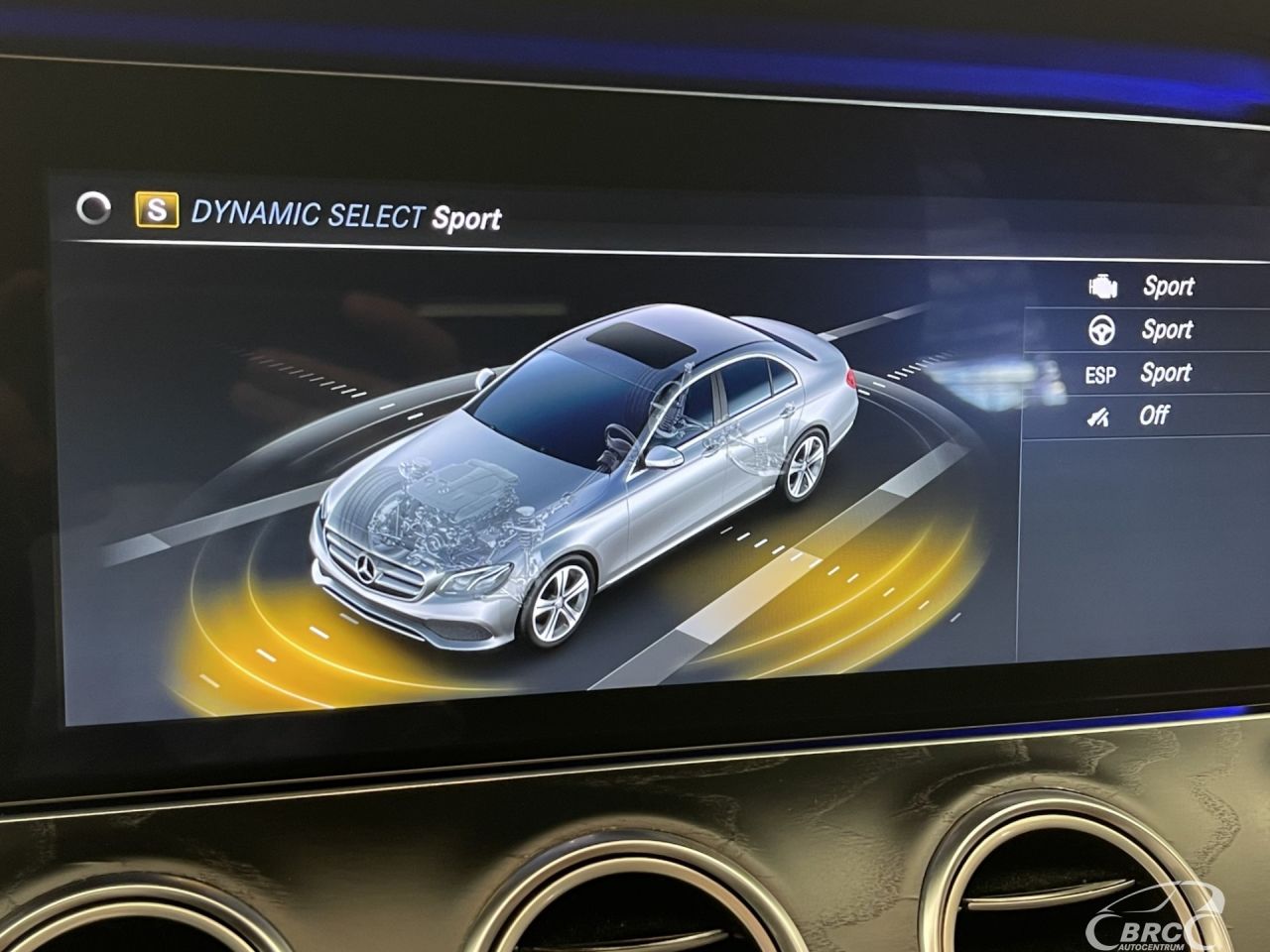 Mercedes-Benz E350 | 47