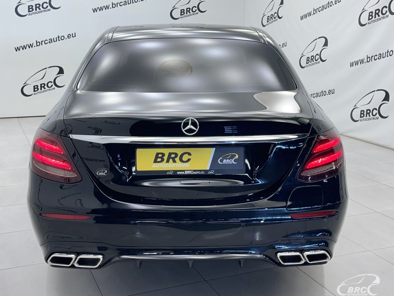 Mercedes-Benz E350 | 59