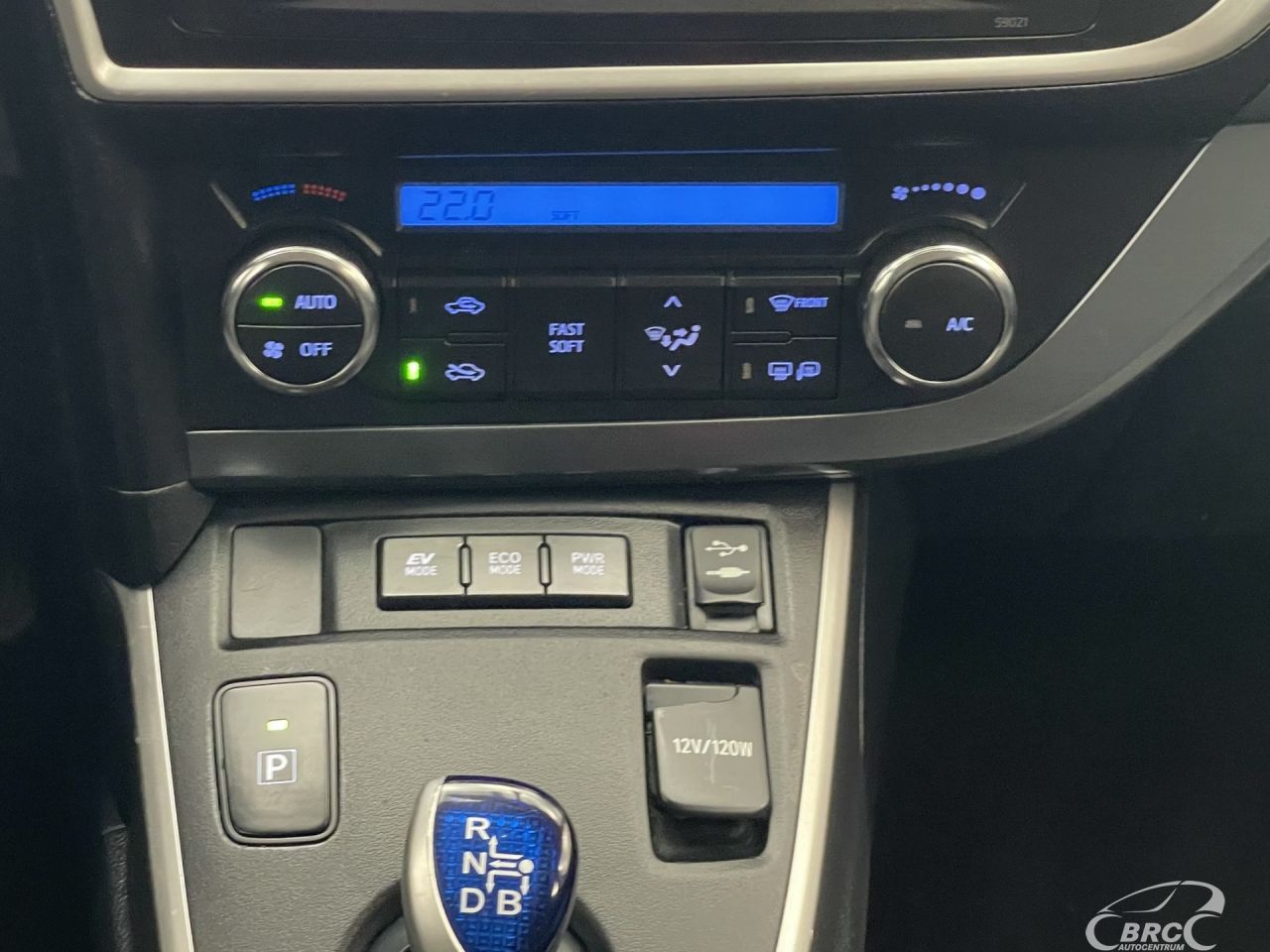 Toyota Auris | 16