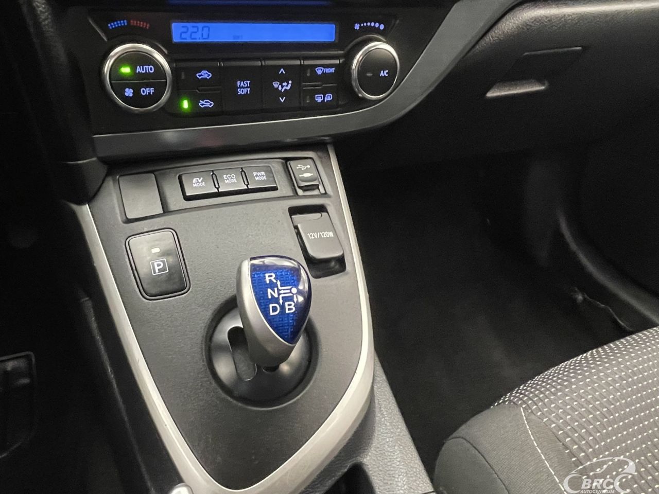 Toyota Auris | 24