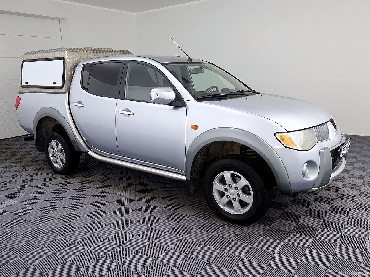 Mitsubishi L200, 2.5 l., visureigis