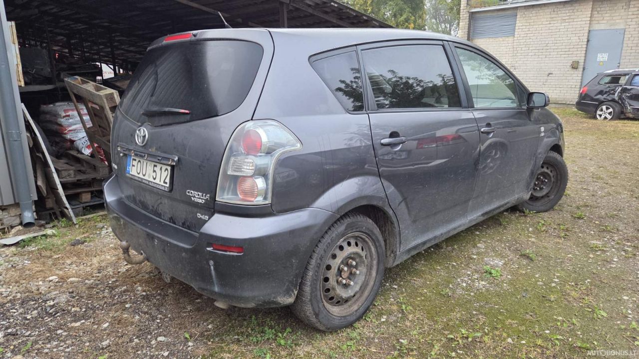 Toyota Corolla Verso | 2
