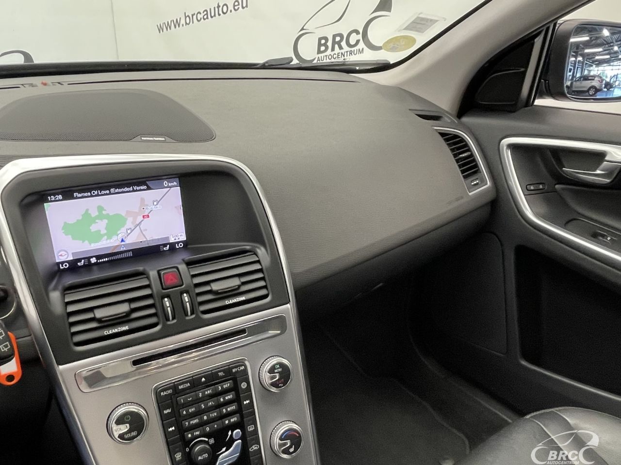 Volvo XC60 | 24