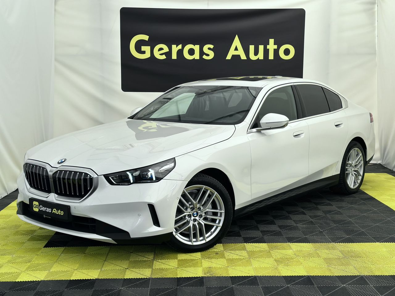 BMW 530, sedanas