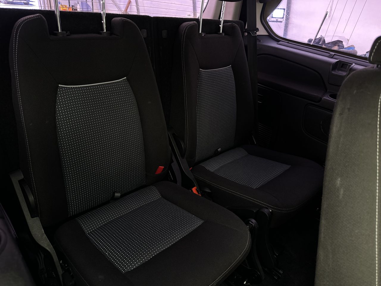 Ford Galaxy | 12