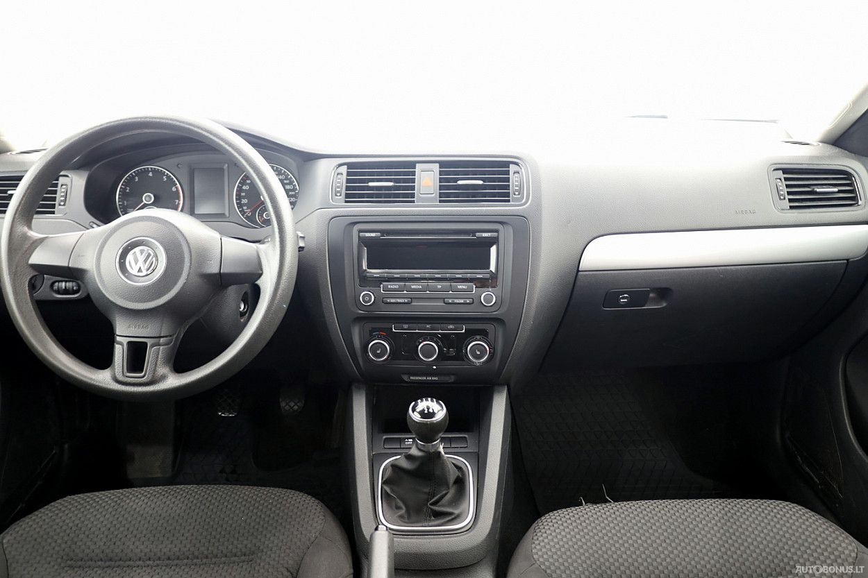 Volkswagen Jetta | 4