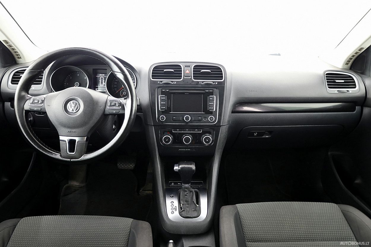 Volkswagen Golf | 4