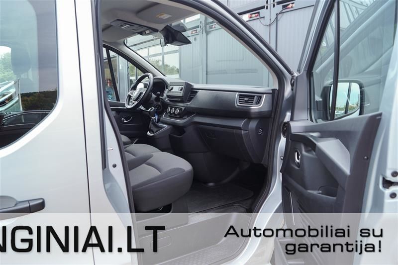 Renault Trafic | 12
