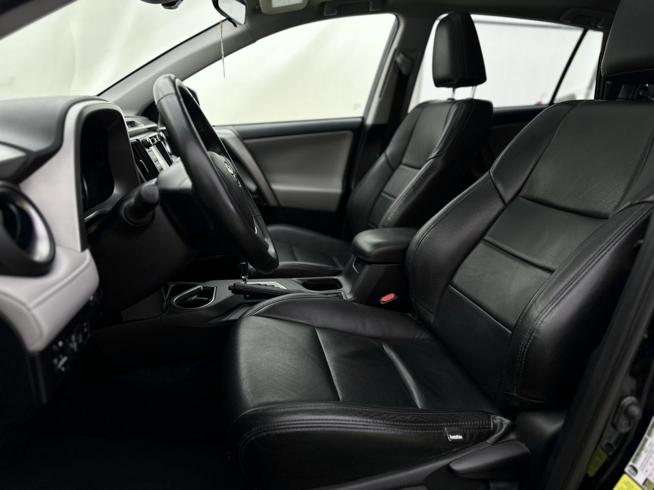 Toyota RAV4 | 8