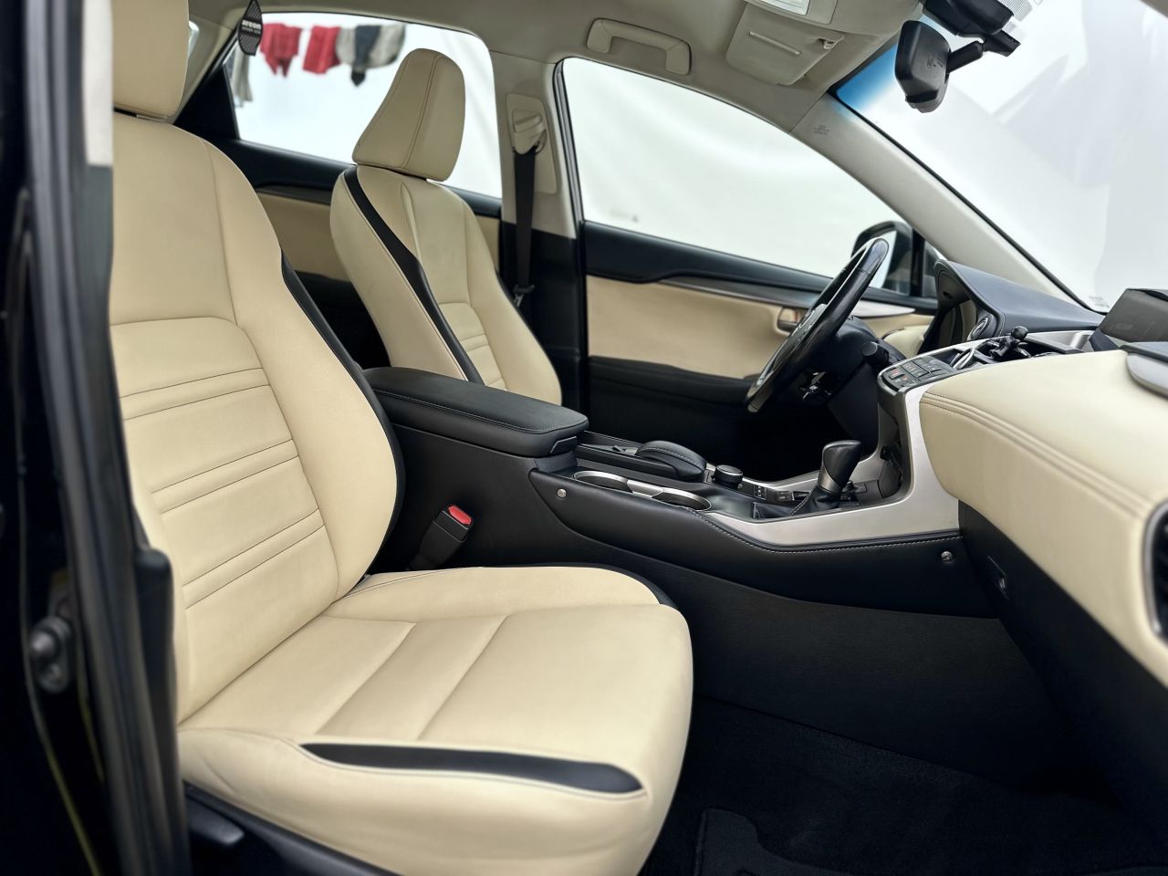 Lexus NX 300h | 12