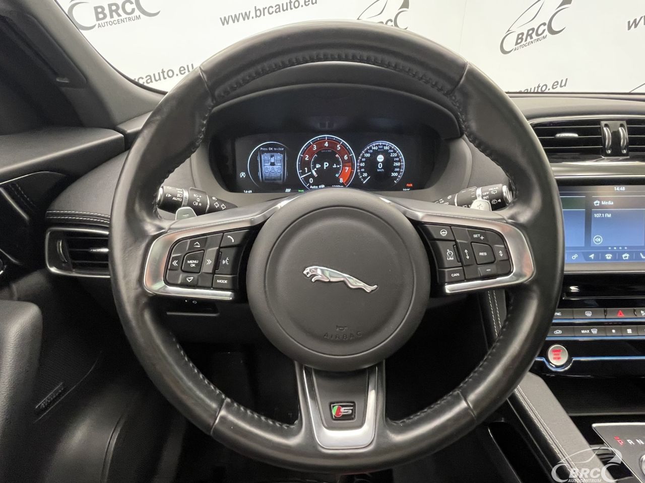 Jaguar F-Pace | 32