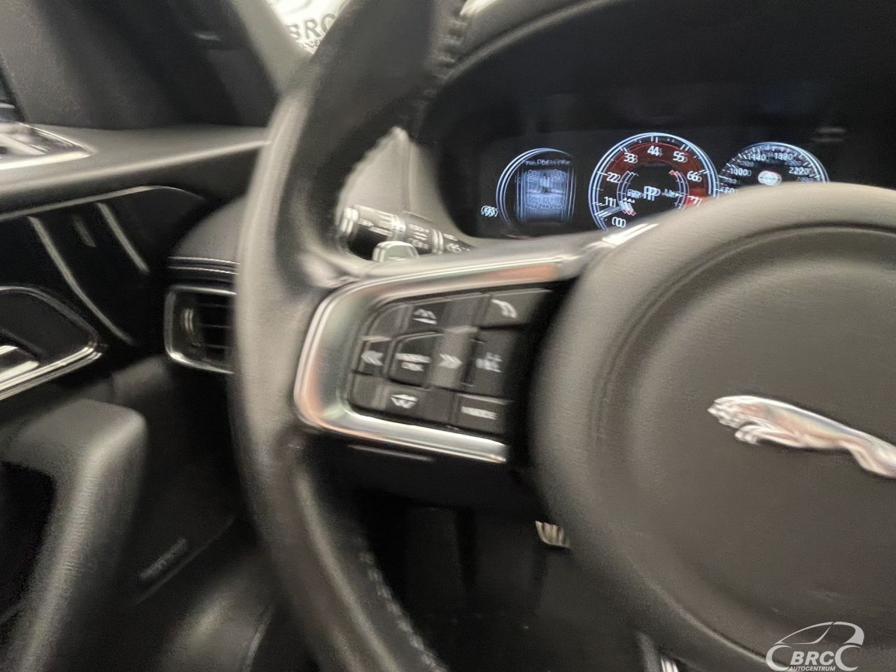 Jaguar F-Pace | 34