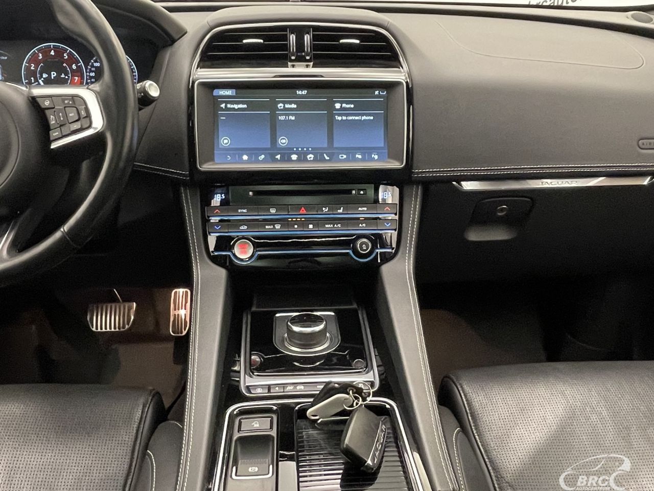 Jaguar F-Pace | 17