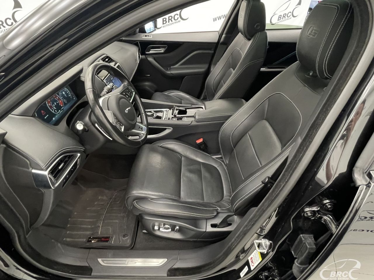 Jaguar F-Pace | 23