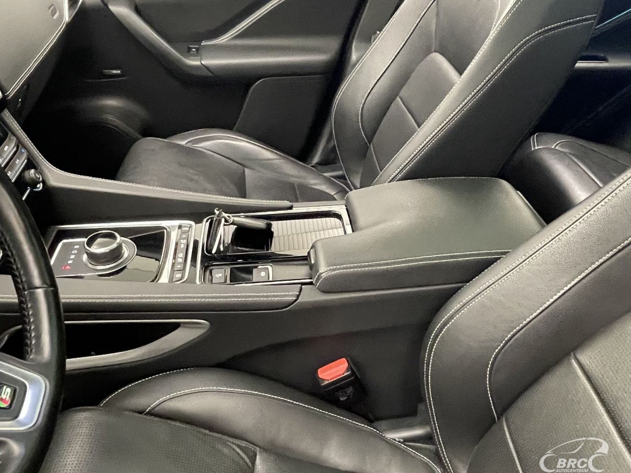 Jaguar F-Pace | 26