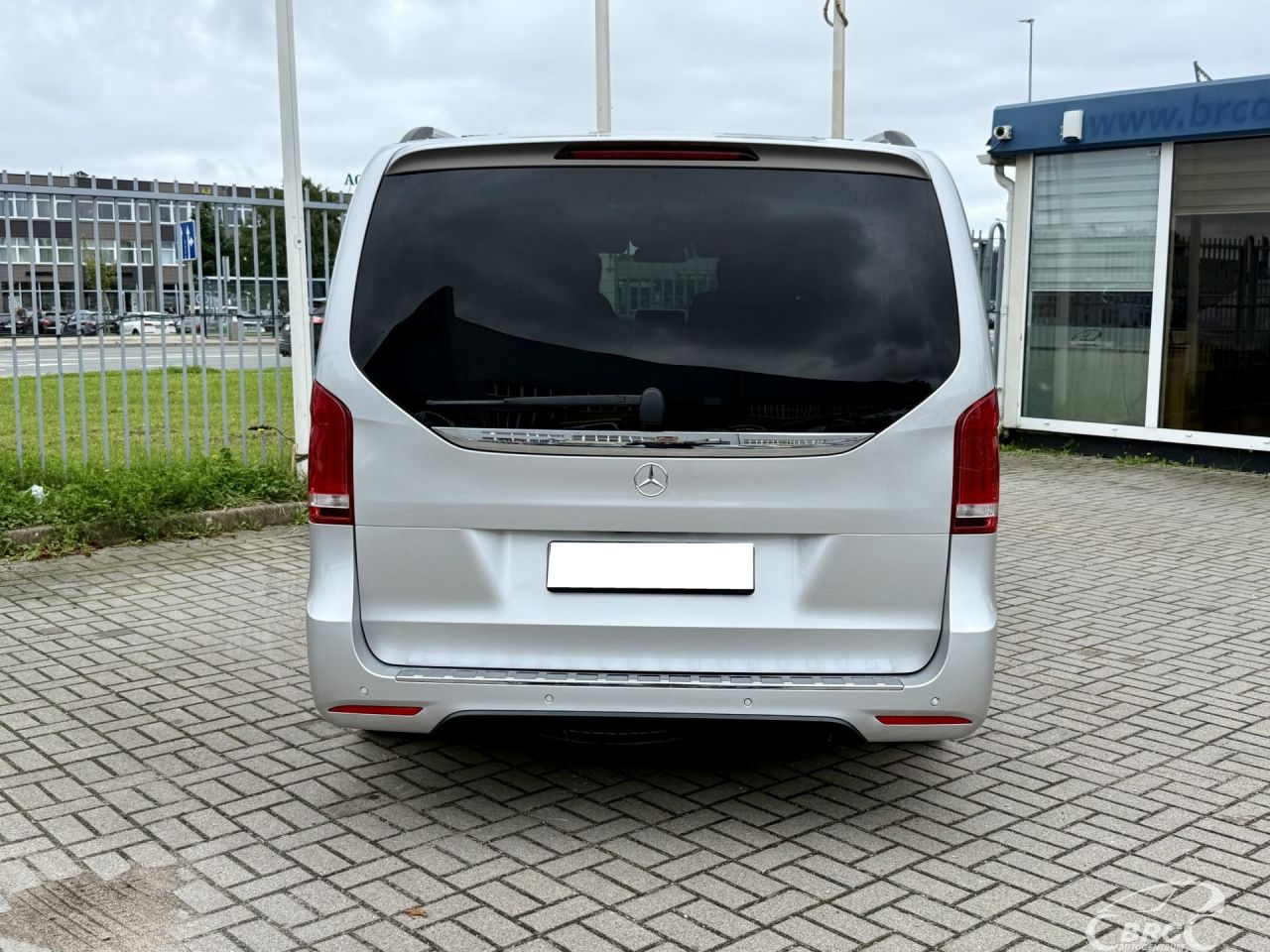 Mercedes-Benz V220 | 36