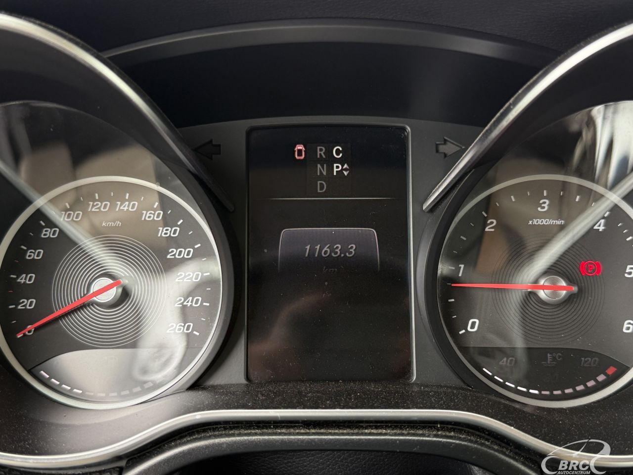 Mercedes-Benz V220 | 21