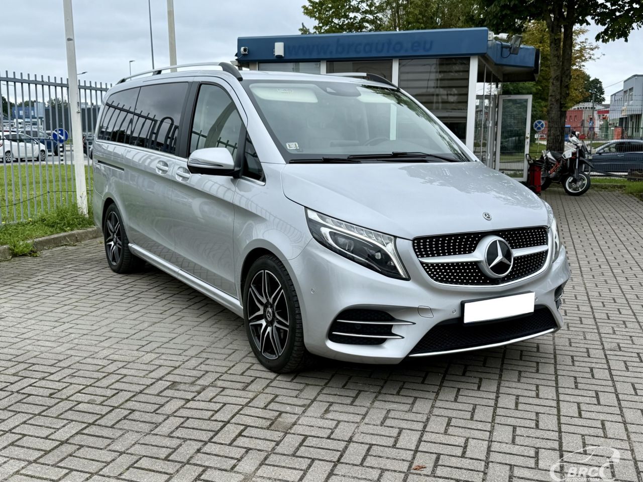 Mercedes-Benz V220 | 34