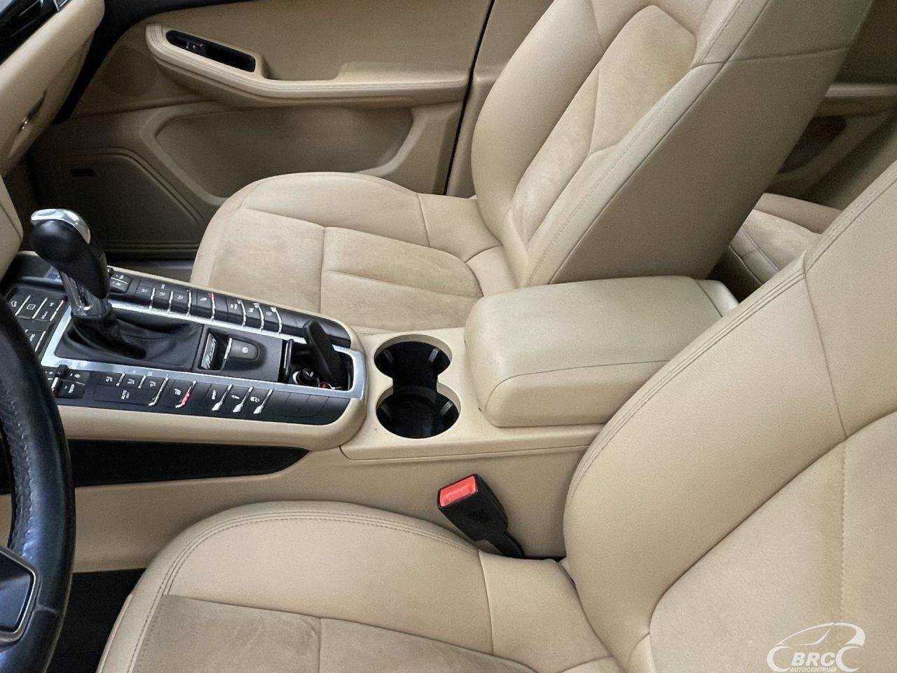 Porsche Macan | 24