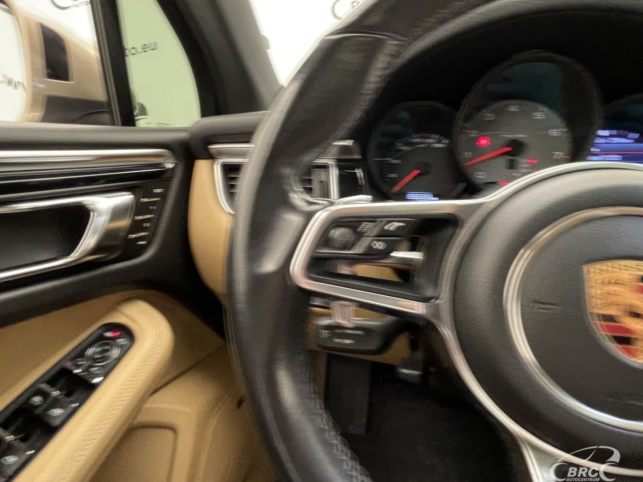 Porsche Macan | 32