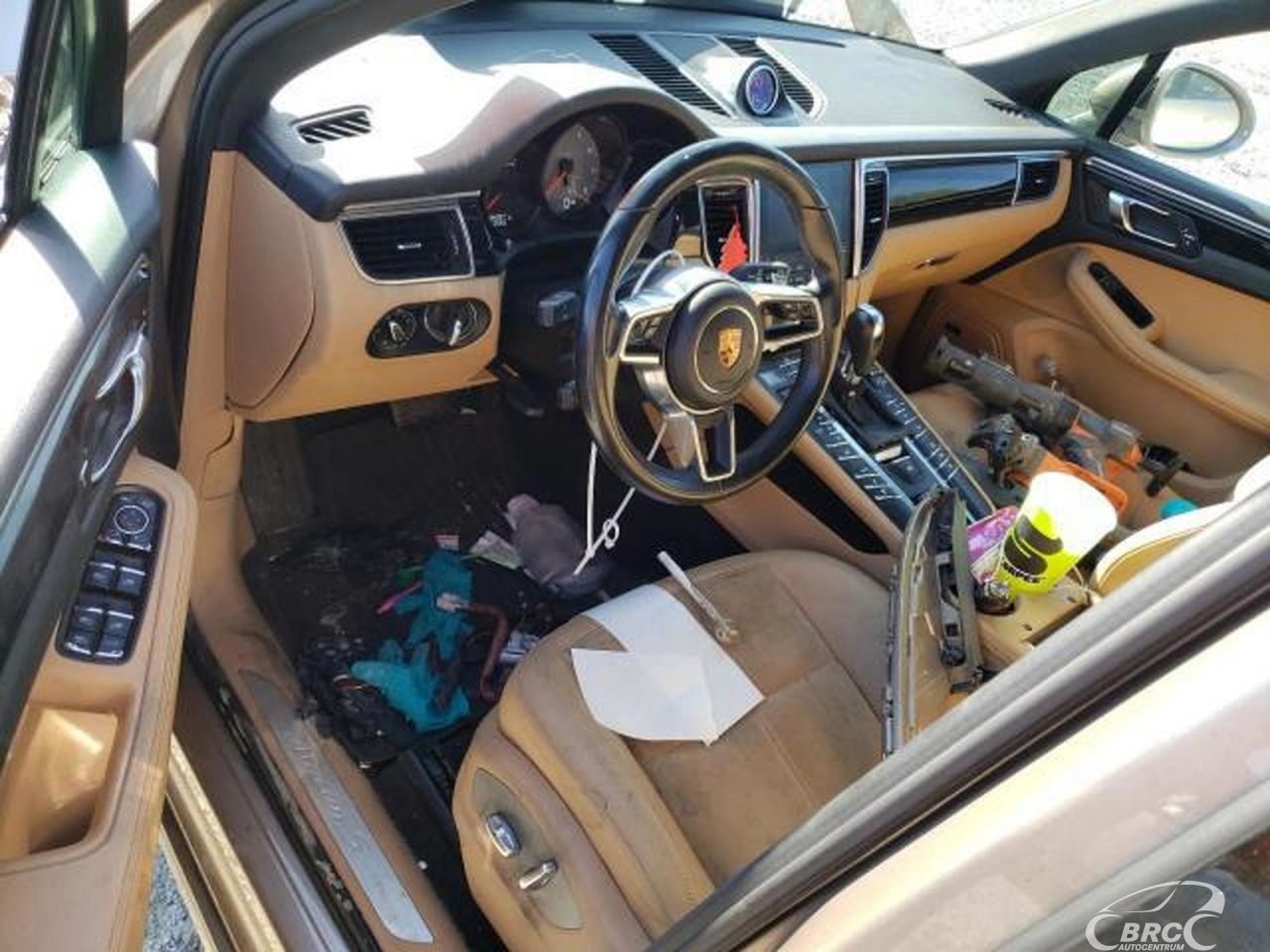 Porsche Macan | 59